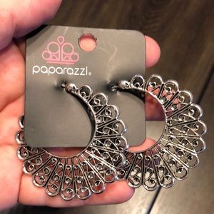 A brand new set of earrings